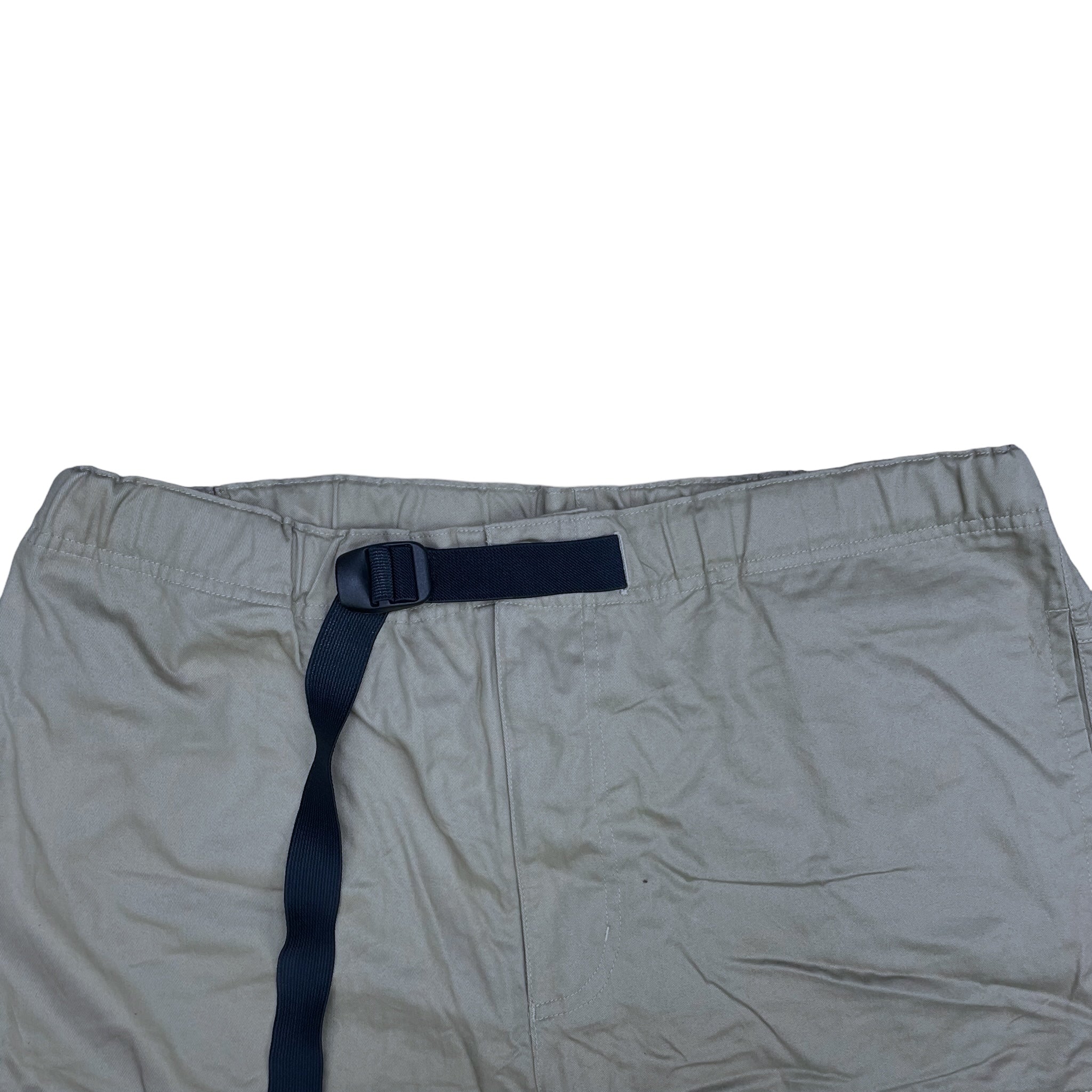 NIKE SHORTS (L)
